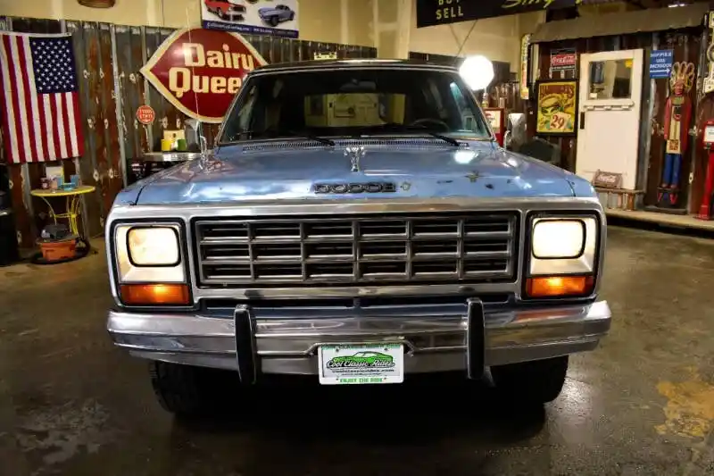 1985-dodge-ramcharger-150-2dr-4wd-suv-for-sale-02