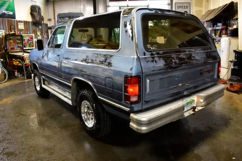 1985-dodge-ramcharger-150-2dr-4wd-suv-for-sale-07