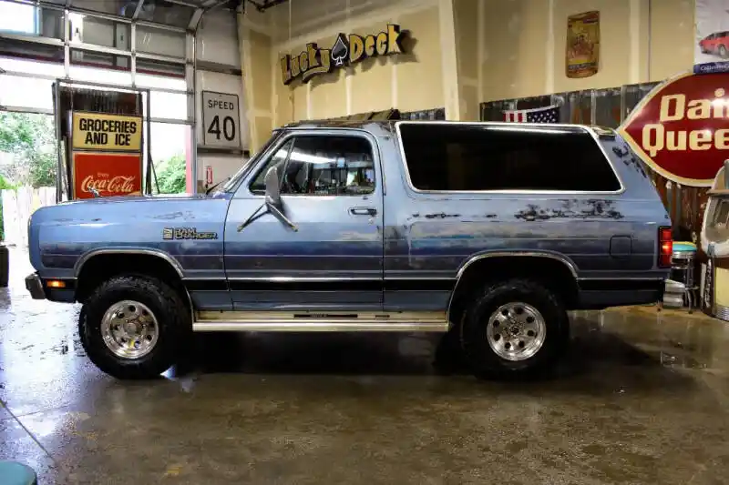 1985-dodge-ramcharger-150-2dr-4wd-suv-for-sale-08