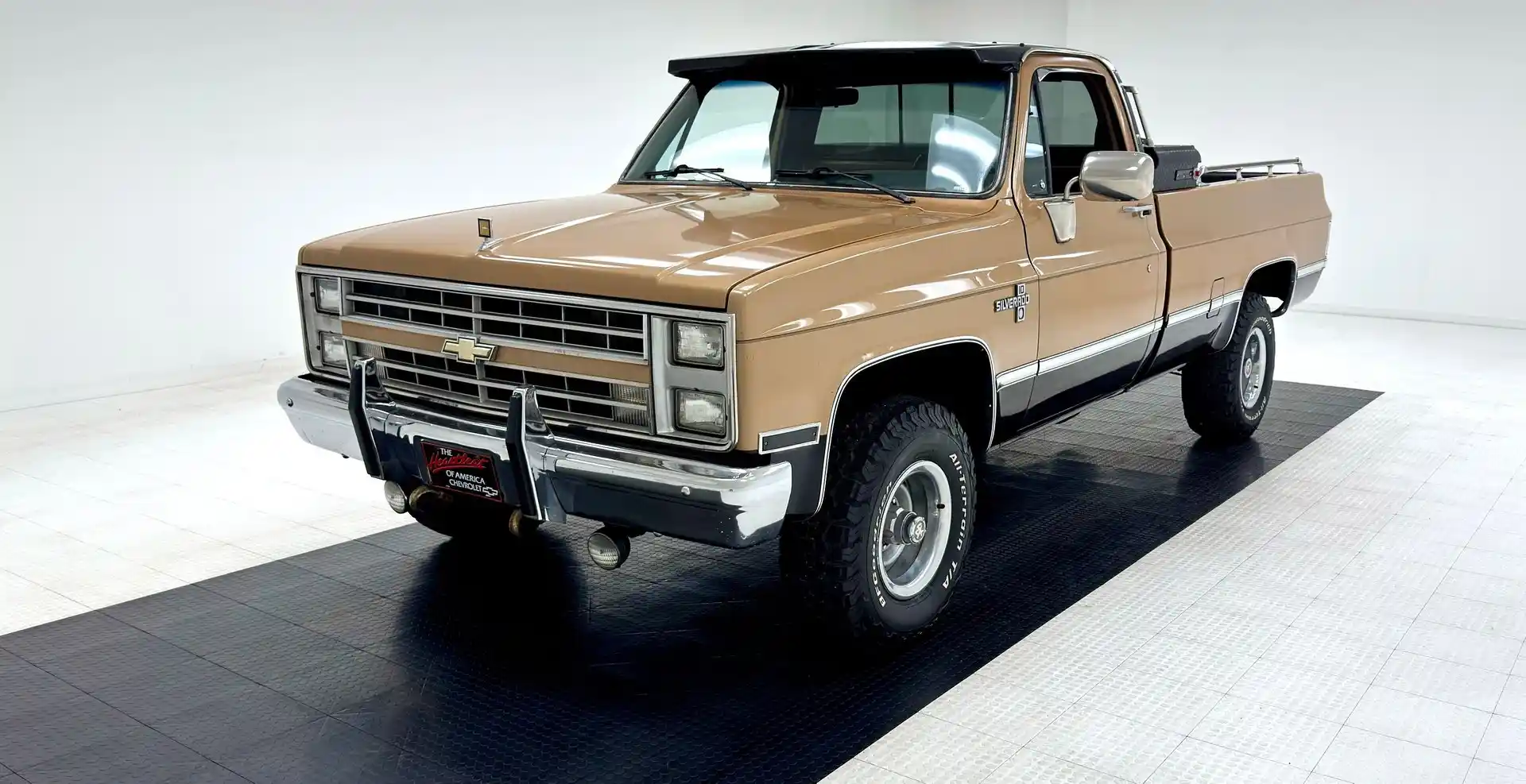 1986-chevrolet-k-10-silverado-long-bed-pickup-for-sale-01