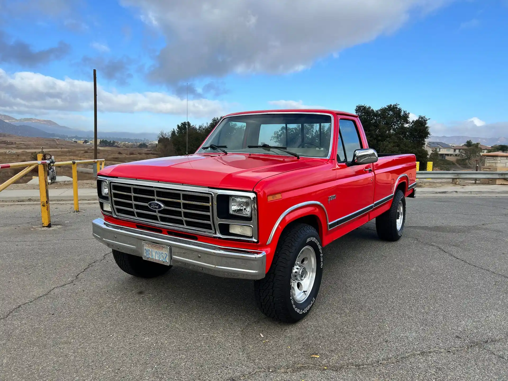 1986-ford-f250-xlt-for-sale-01