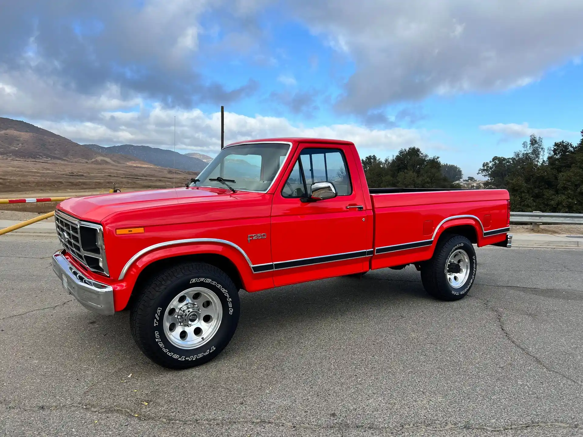 1986-ford-f250-xlt-for-sale-02