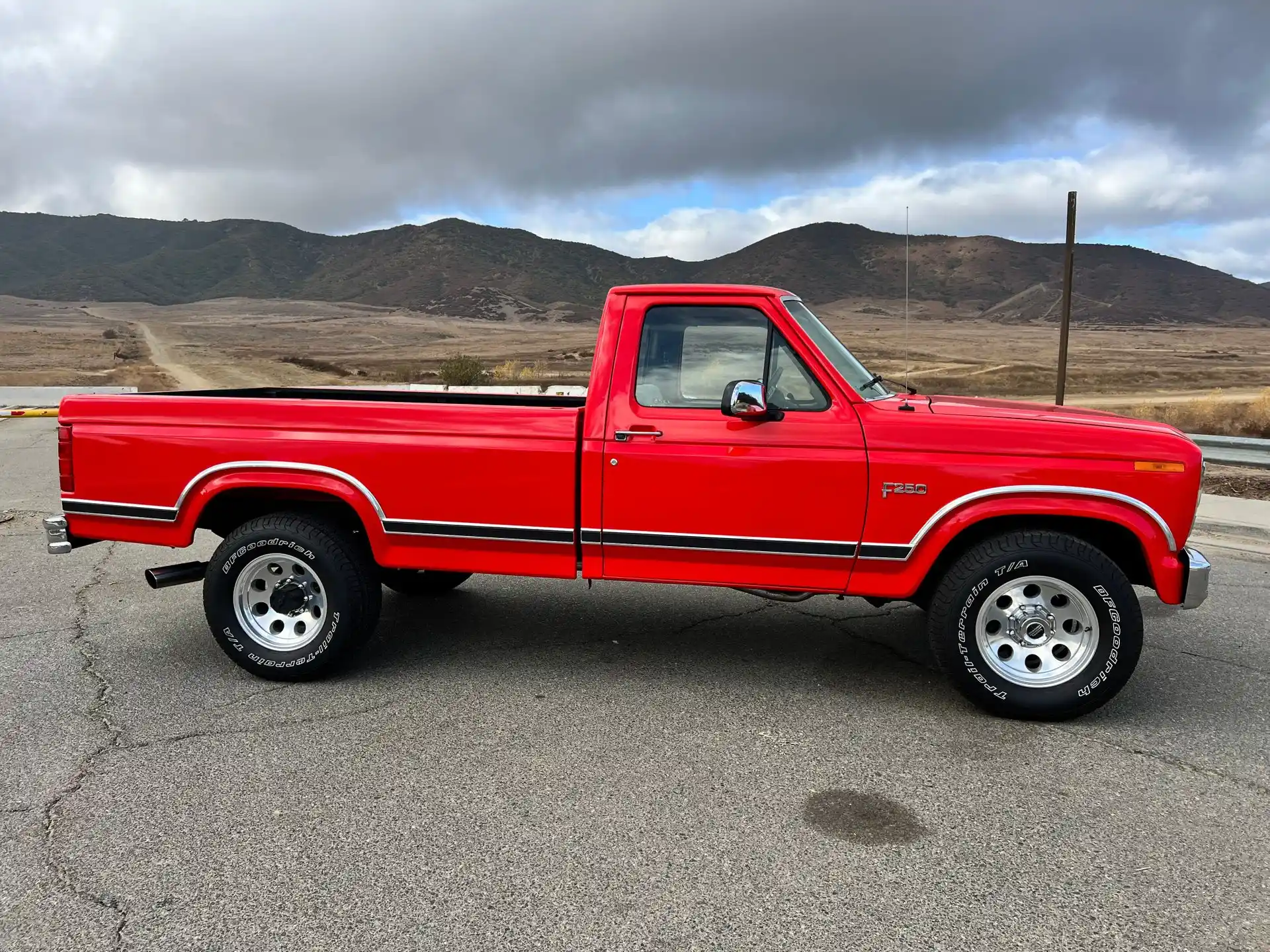 1986-ford-f250-xlt-for-sale-03