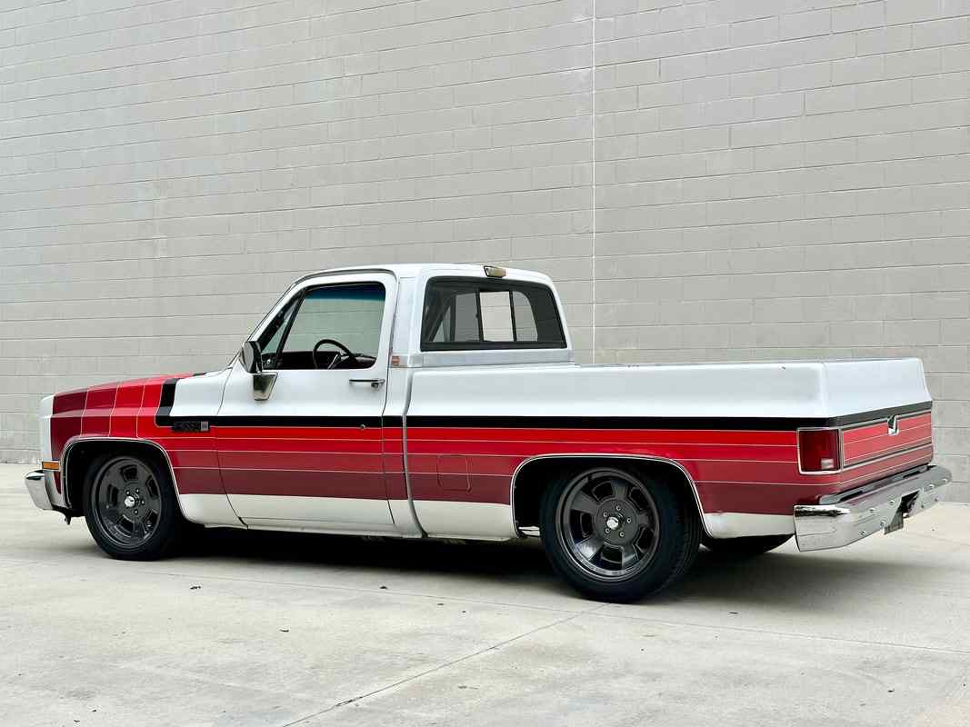 1987-gmc-sierra-classic-57-ls-v8-for-sale-04