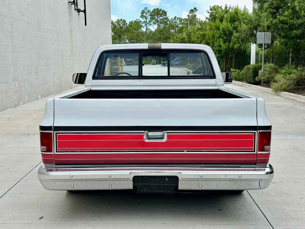 1987-gmc-sierra-classic-57-ls-v8-for-sale-06