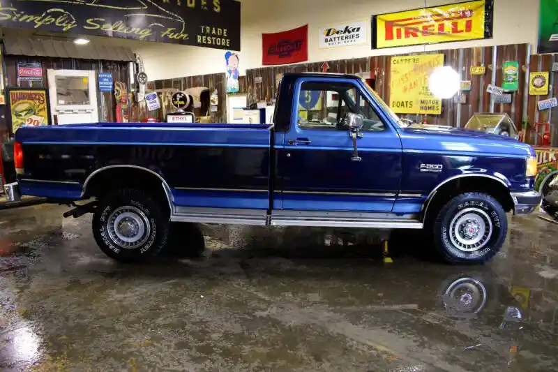 1989-ford-f-250-xlt-lariat-2dr-4wd-standard-cab-lb-hd-for-sale-04