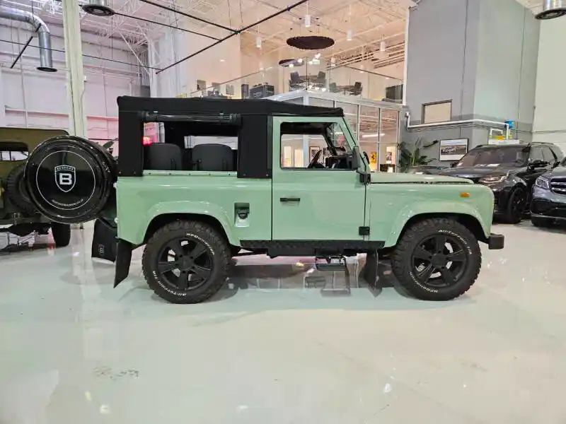 1989-land-rover-defender-90-d-bespoke-edition-uk-custom-build-for-sale-07