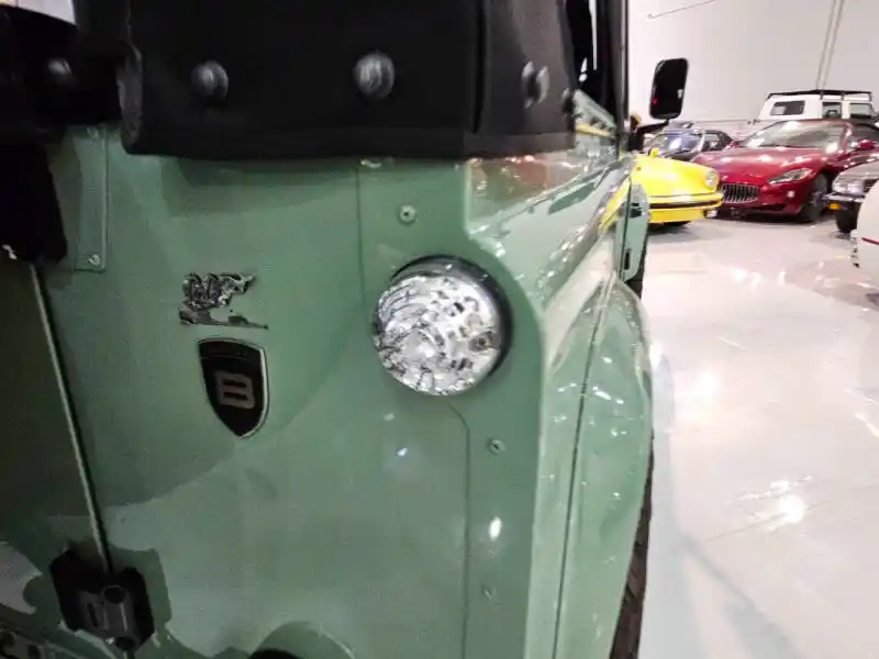 1989-land-rover-defender-90-d-bespoke-edition-uk-custom-build-for-sale-18