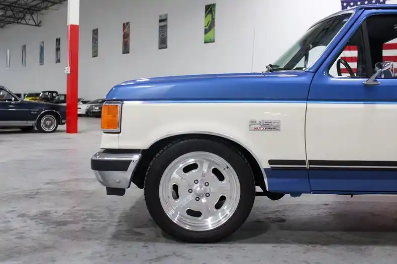 1990-ford-f150-xlt-lariat-for-sale-02