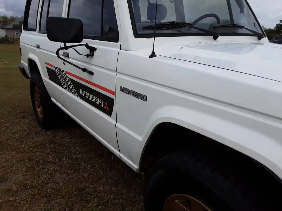 1990-mitsubishi-montero-for-sale-17