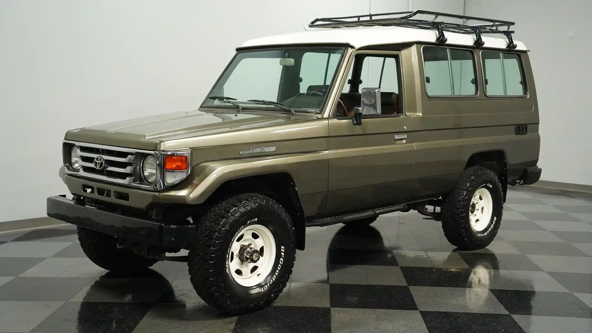 1990-toyota-land-cruiser-fj-75-troopy-4x4-for-sale-01