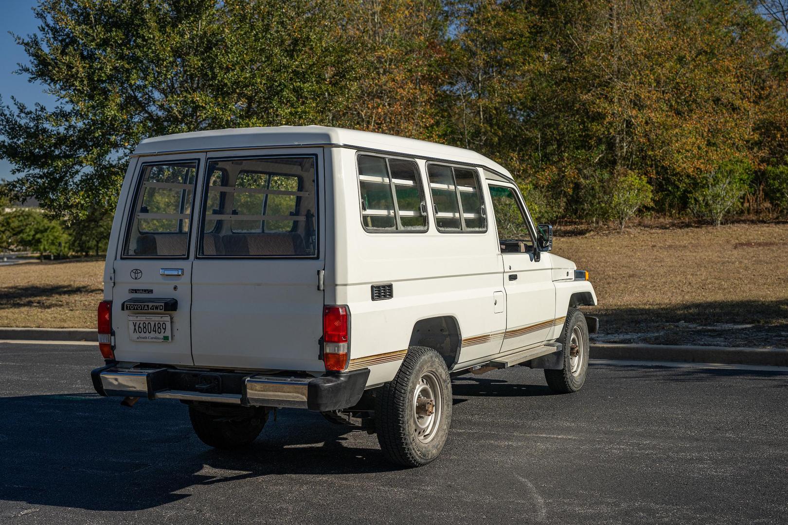 1991-toyota-land-cruiser-bush-taxi-07