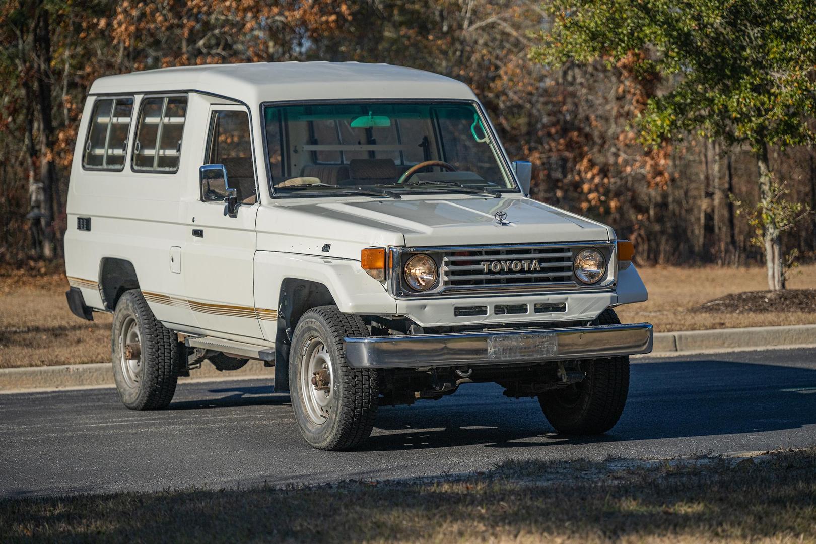 1991-toyota-land-cruiser-bush-taxi-08