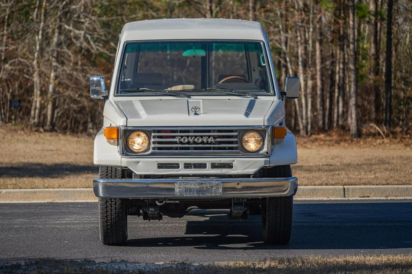 1991-toyota-land-cruiser-bush-taxi-09