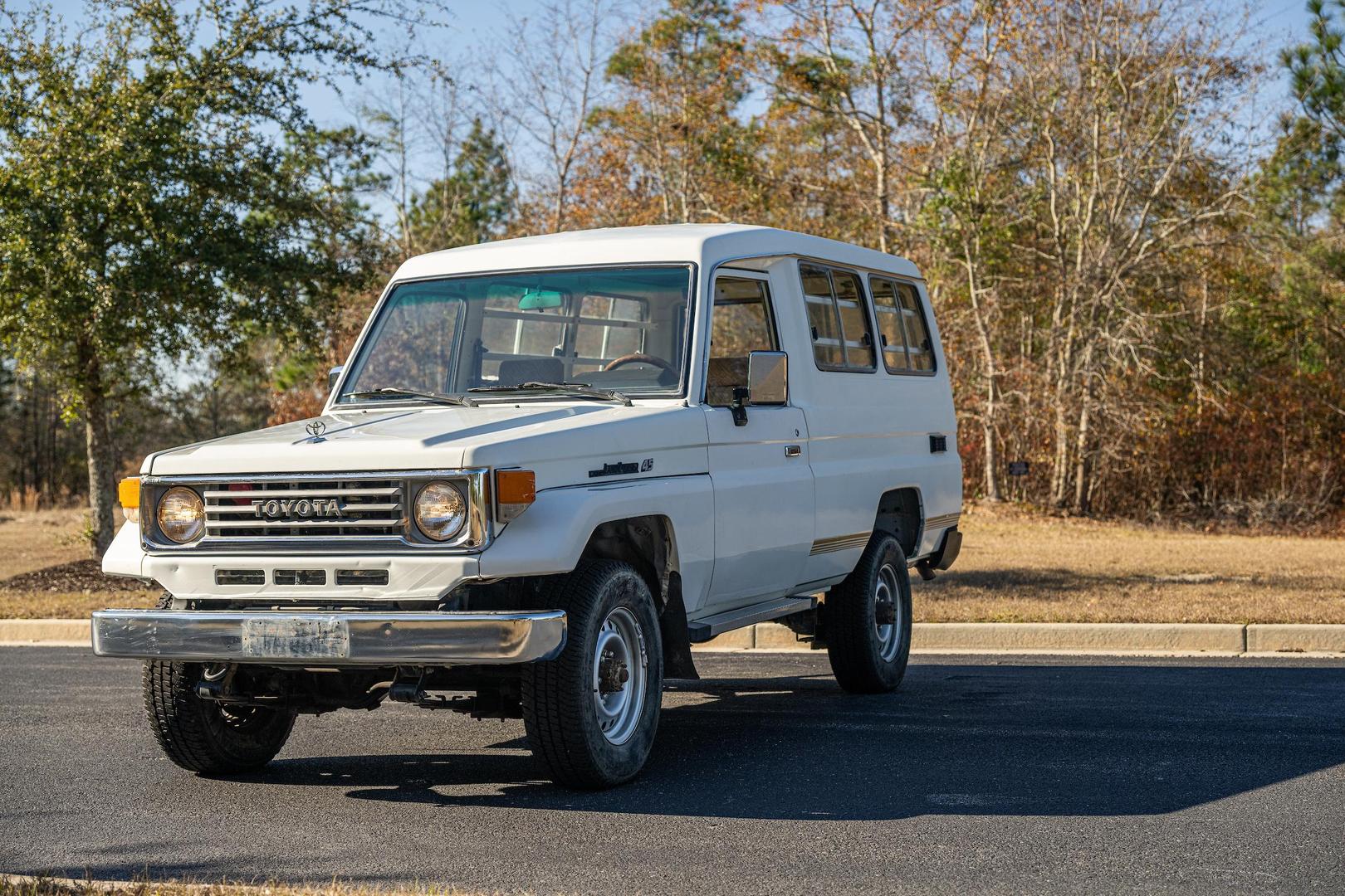 1991-toyota-land-cruiser-bush-taxi-10