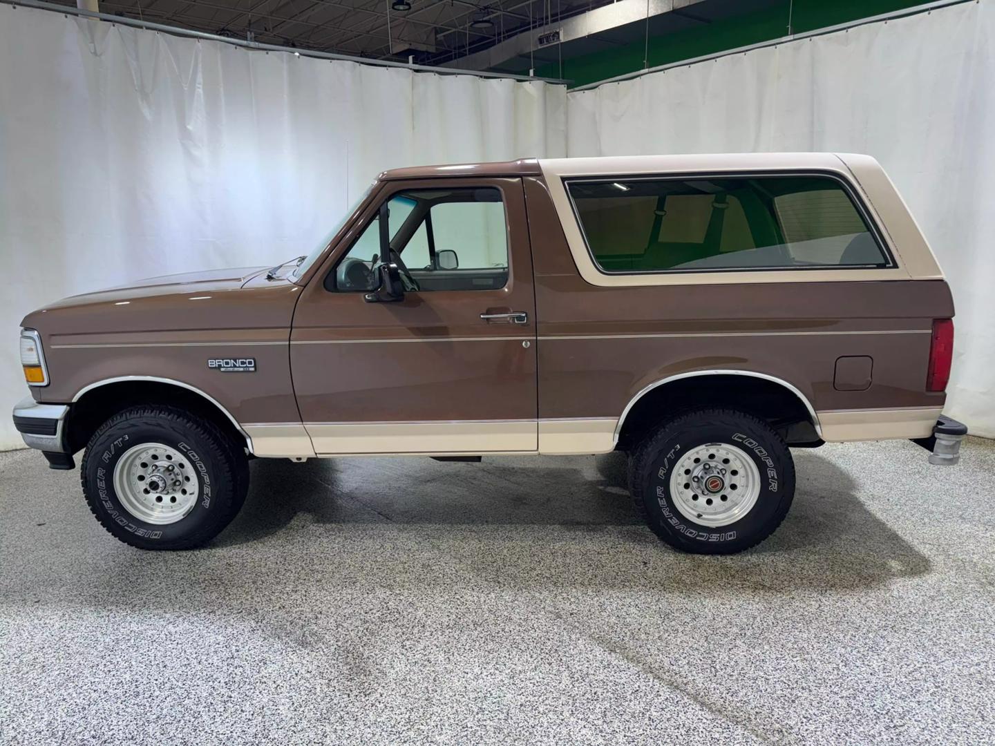 1992-ford-bronco-for-sale-01