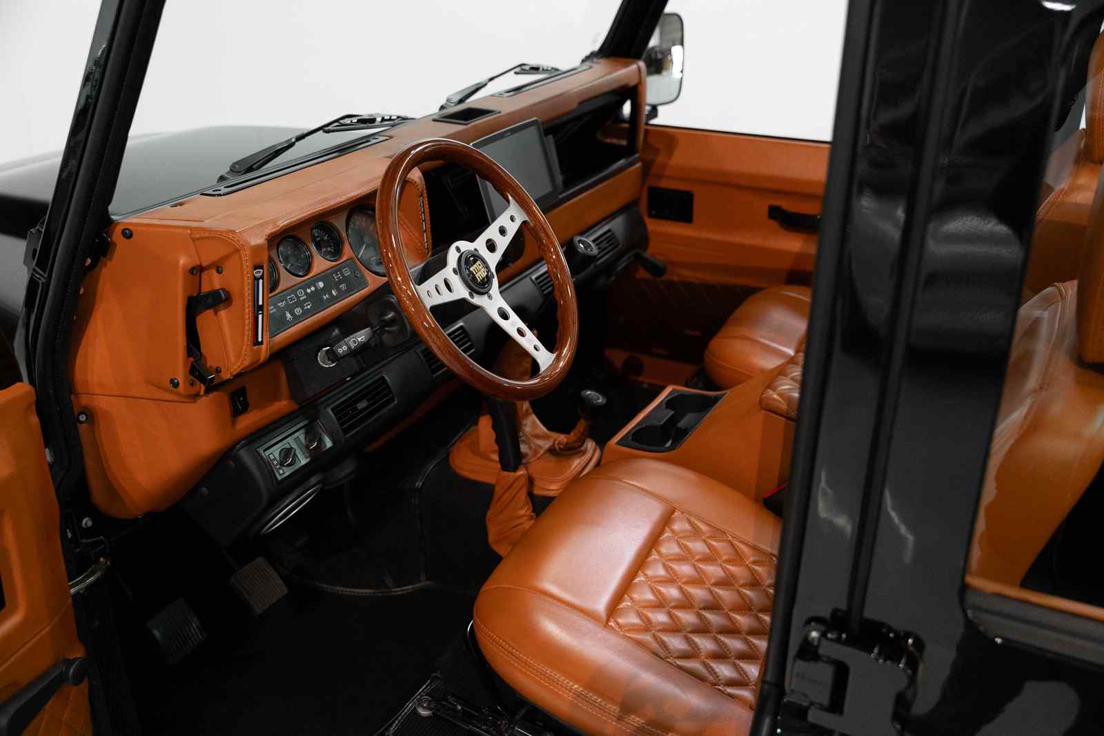 1993-land-rover-defender-110-suv-by-manz-motor-company-for-sale-28