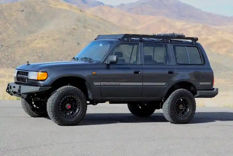 1993-toyota-land-cruiser-fzj80-for-sale-04