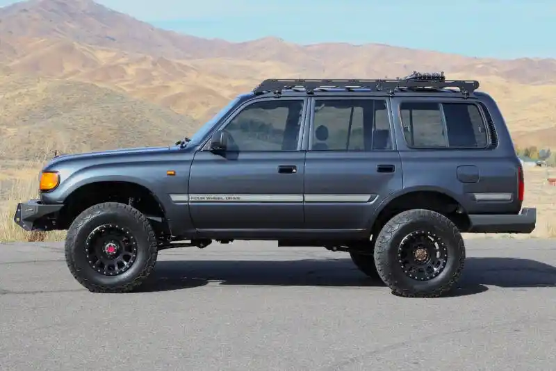 1993-toyota-land-cruiser-fzj80-for-sale-08