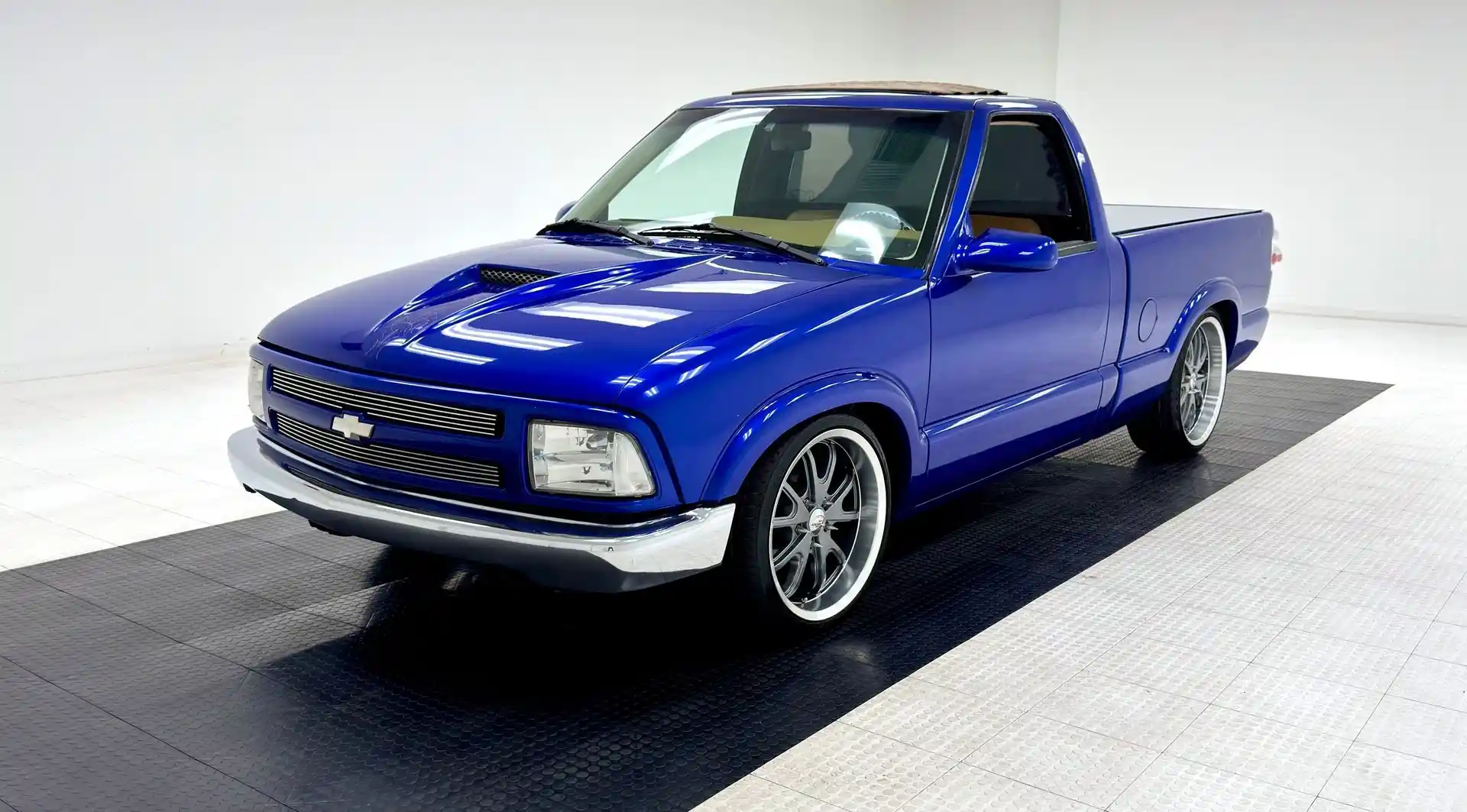 1995-chevrolet-s10-pickup-for-sale-01