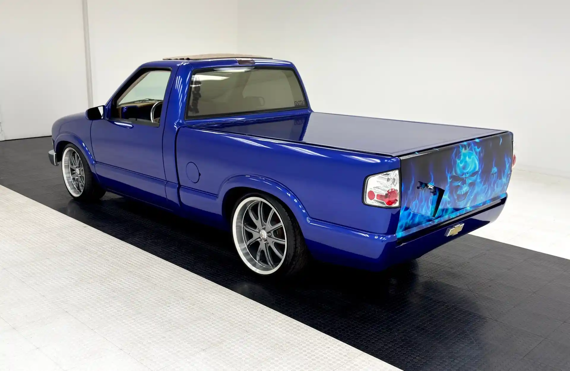 1995-chevrolet-s10-pickup-for-sale-03