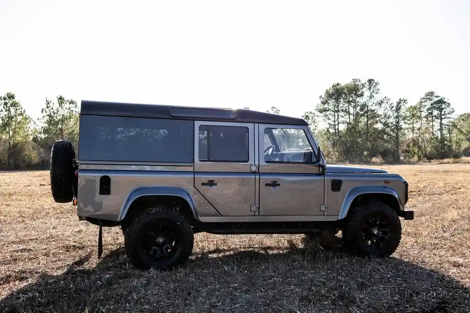 1995-land-rover-defender-110-for-sale-07