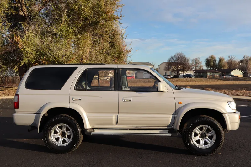 1996-toyota-hilux-surf-for-sale-02