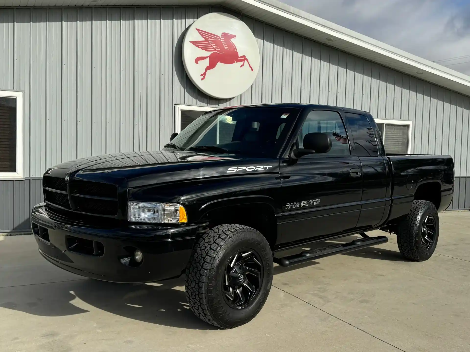 2000-dodge-ram-1500-extended-cab-4x4-for-sale-01