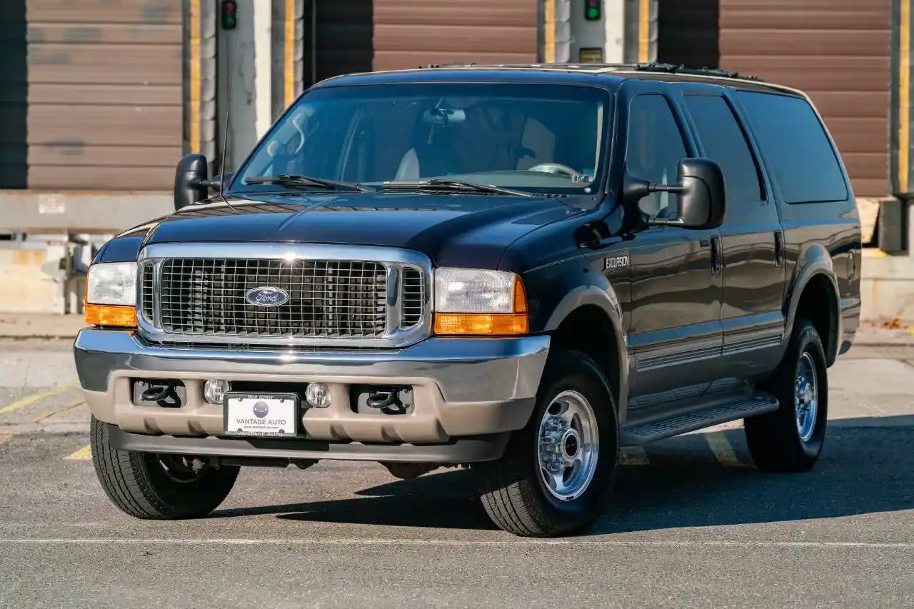 2001-ford-excursion-limited-4x4-for-sale-02