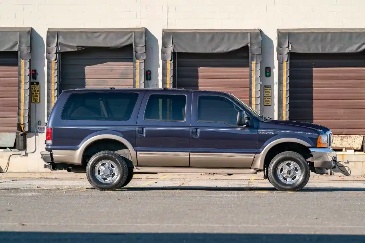 2001-ford-excursion-limited-4x4-for-sale-08