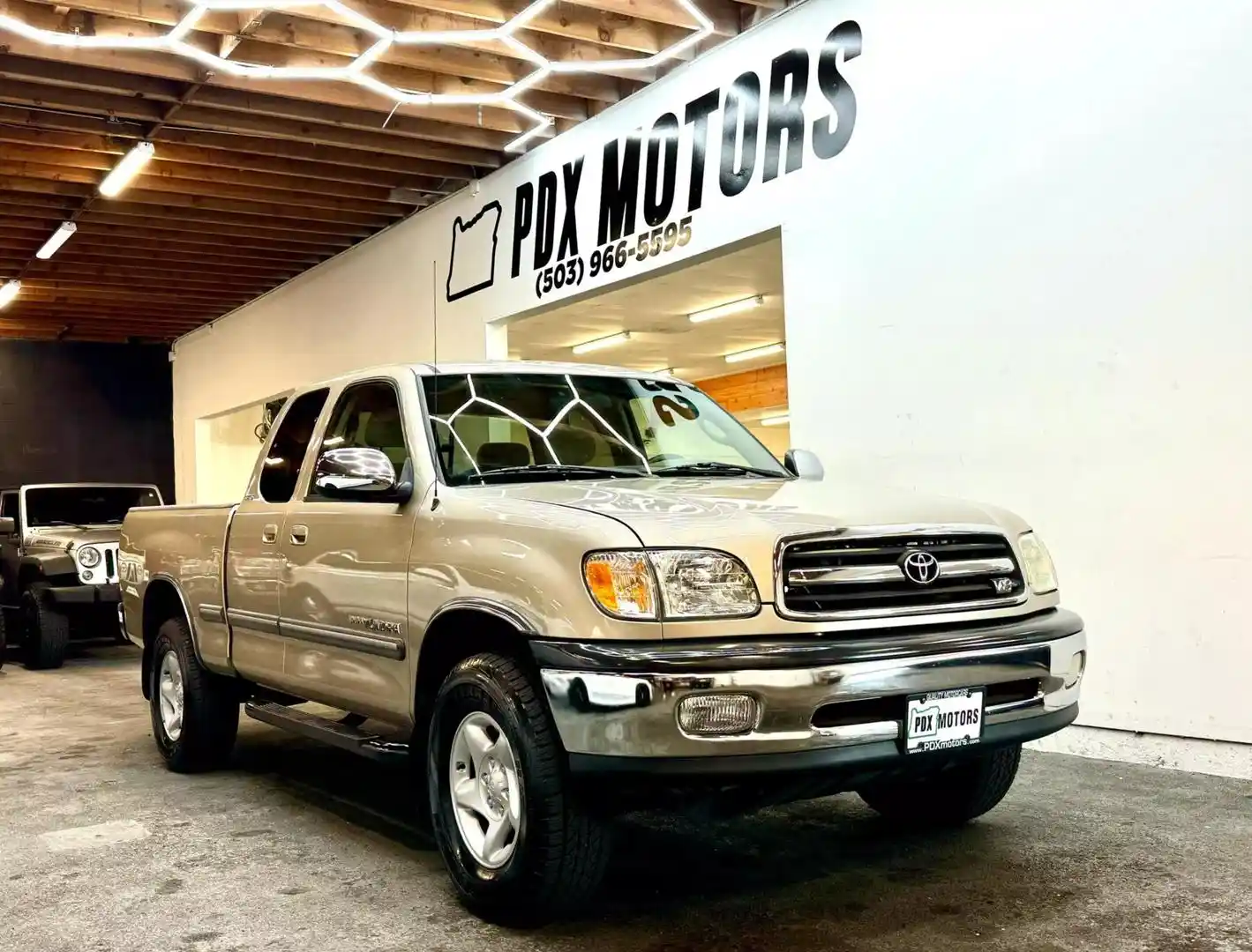 2002-toyota-tundra-sr5-for-sale-01