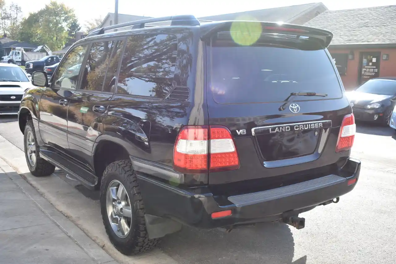 2006-toyota-land-cruiser-for-sale-02