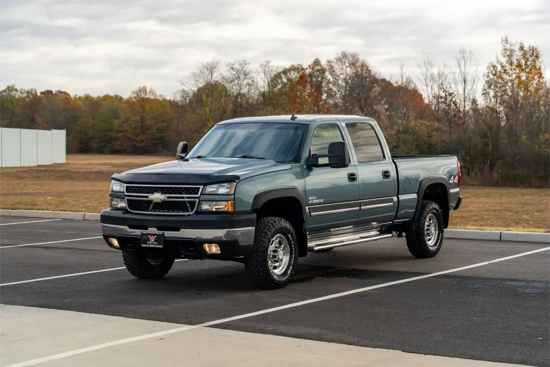 2007-chevrolet-silverado-2500hd-classic-4wd-crew-cab-153-lt1-for-sale-04