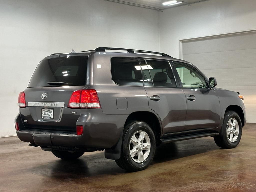 2011-toyota-land-cruiser-base-02