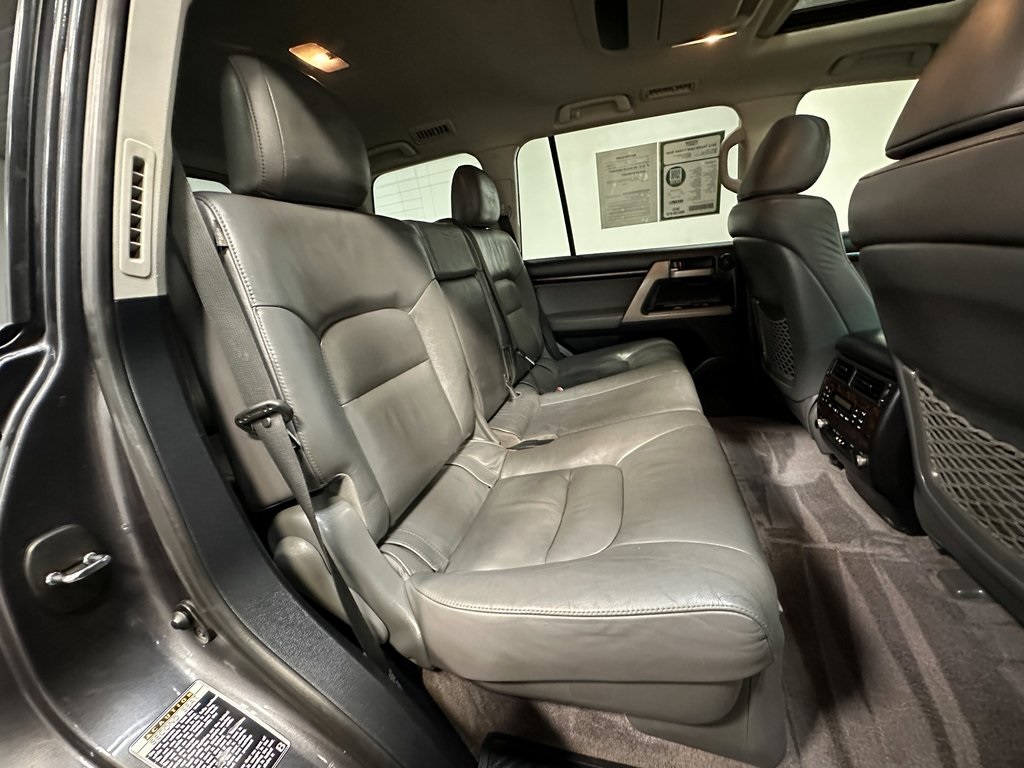 2011-toyota-land-cruiser-base-10