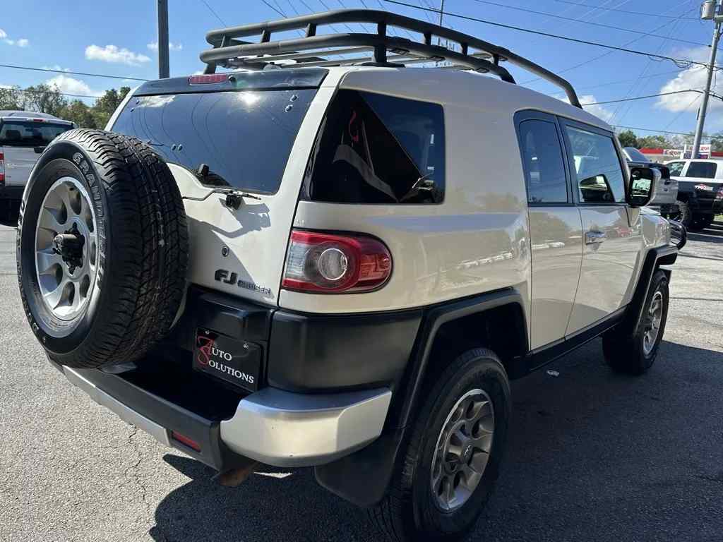 2013-toyota-fj-cruiser-base-for-sale-04