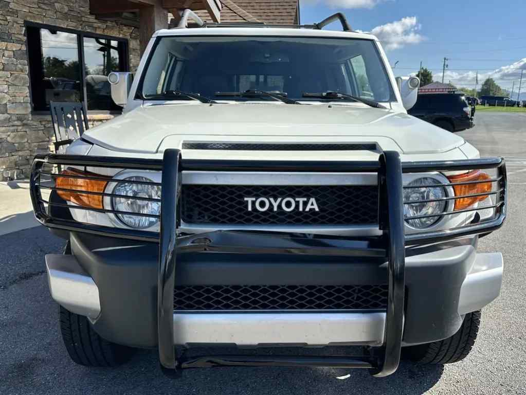 2013-toyota-fj-cruiser-base-for-sale-07