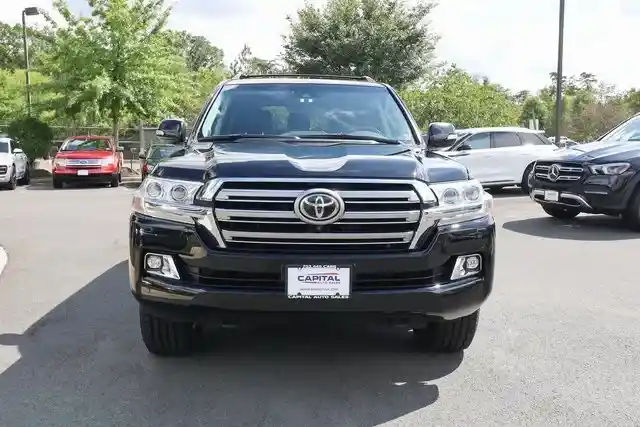 2016-toyota-land-cruiser-for-sale-01