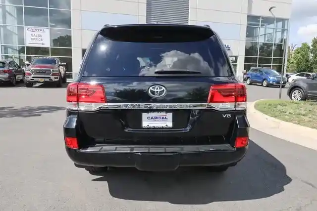 2016-toyota-land-cruiser-for-sale-16