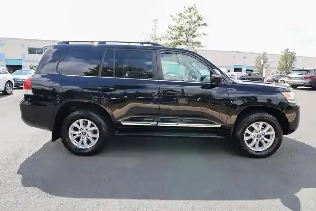 2016-toyota-land-cruiser-for-sale-18