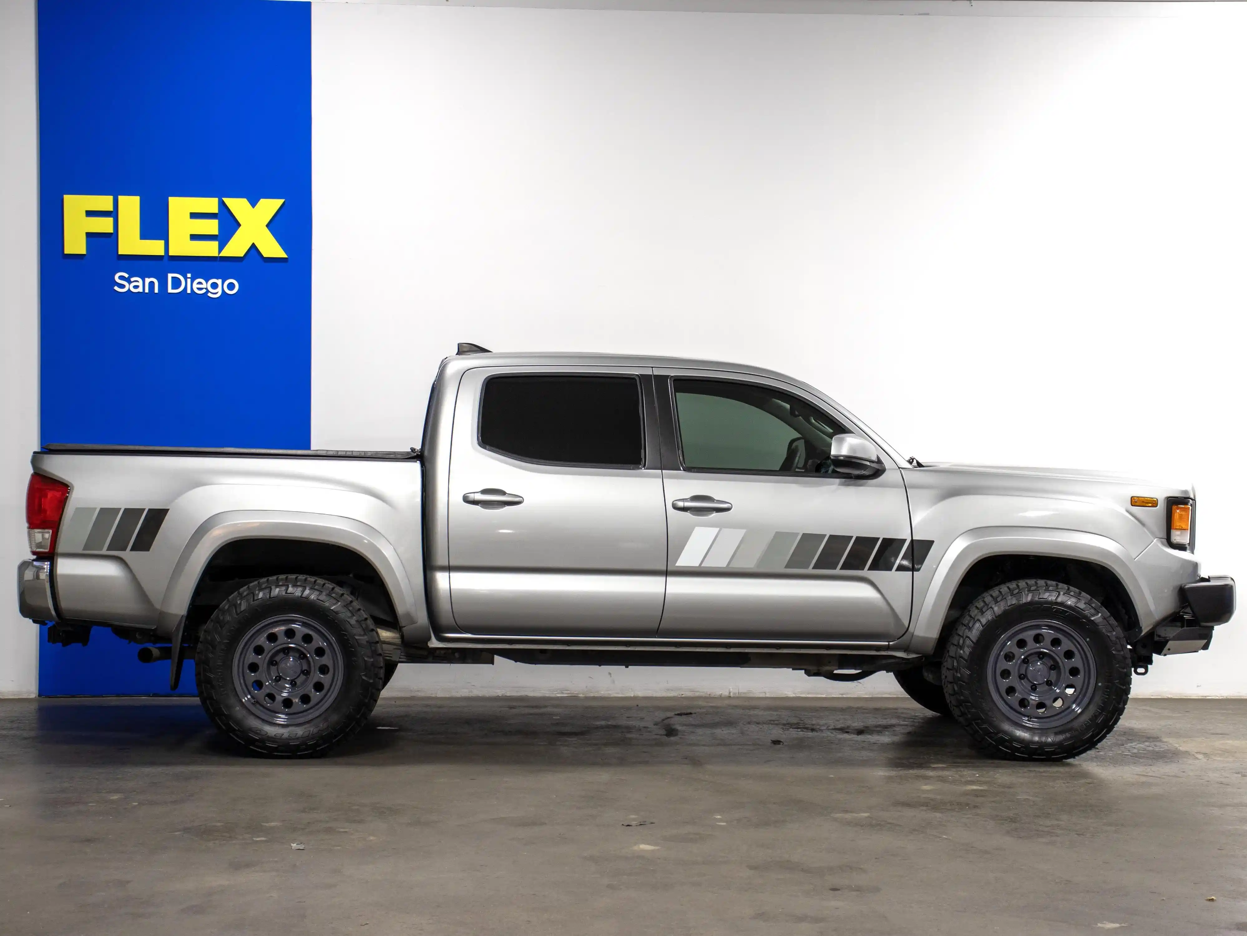 2017-toyota-tacoma-double-cab-renoca-for-sale-05