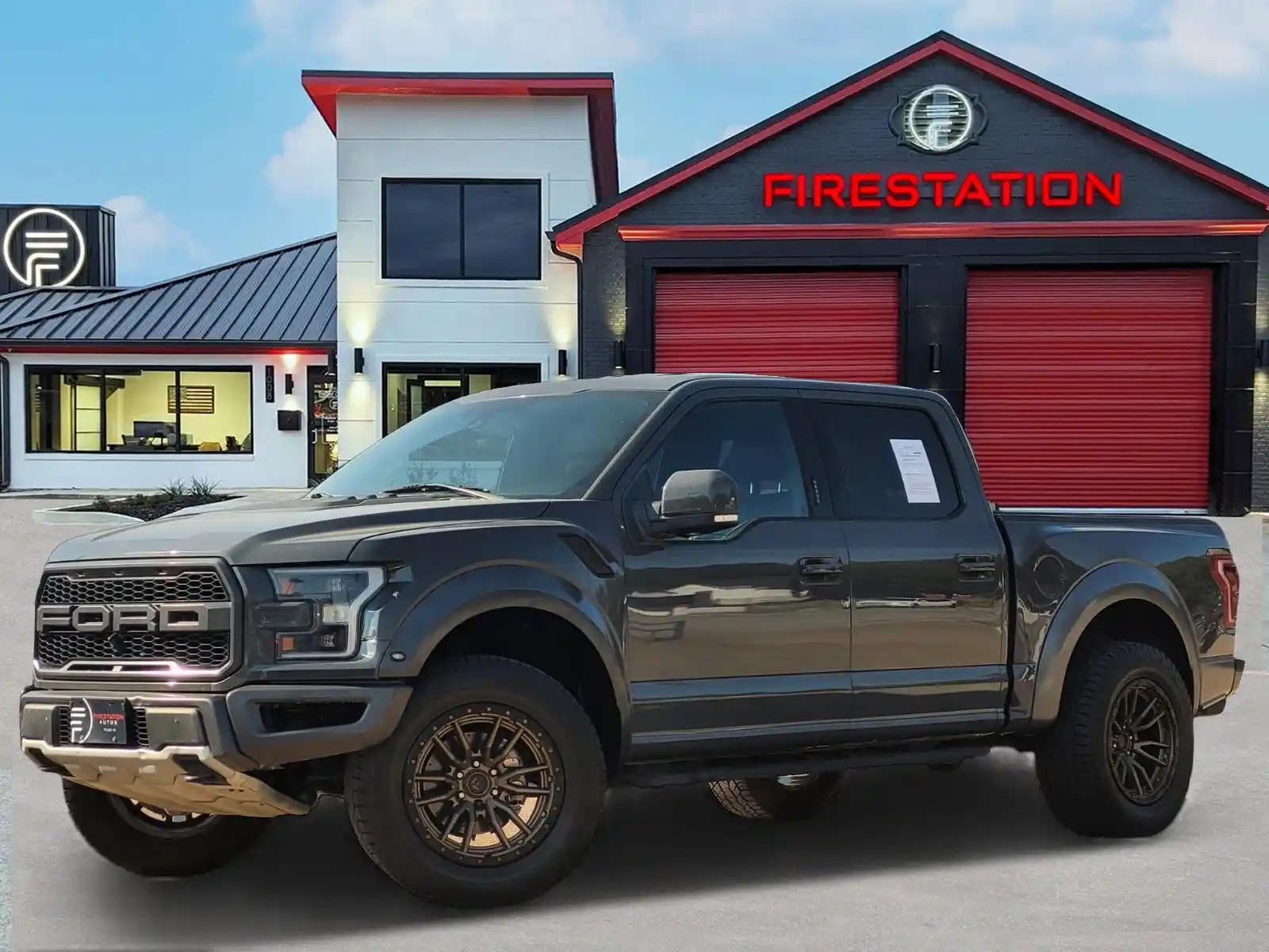 2018-ford-f150-raptor-for-sale-01