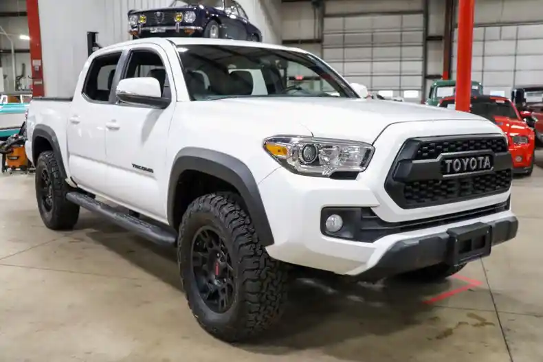 2018-toyota-tacoma-trd-off-road-for-sale-06