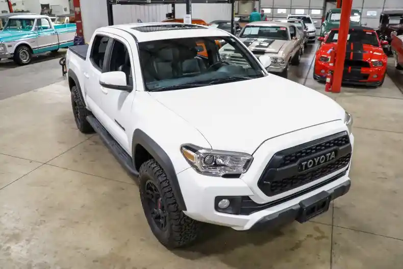 2018-toyota-tacoma-trd-off-road-for-sale-08