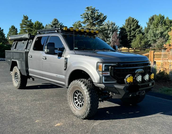 2022-ford-f350-overland-03