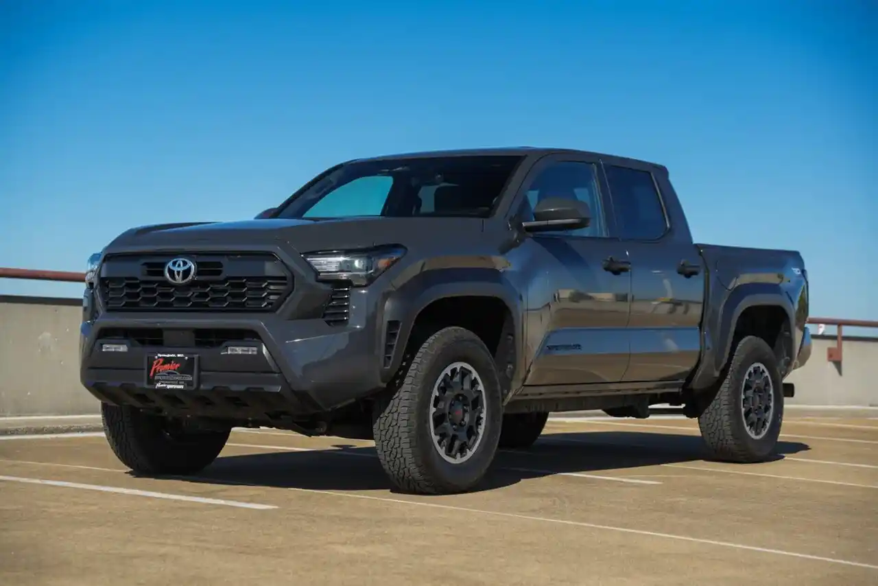 2024-toyota-tacoma-trd-off-road-for-sale-01