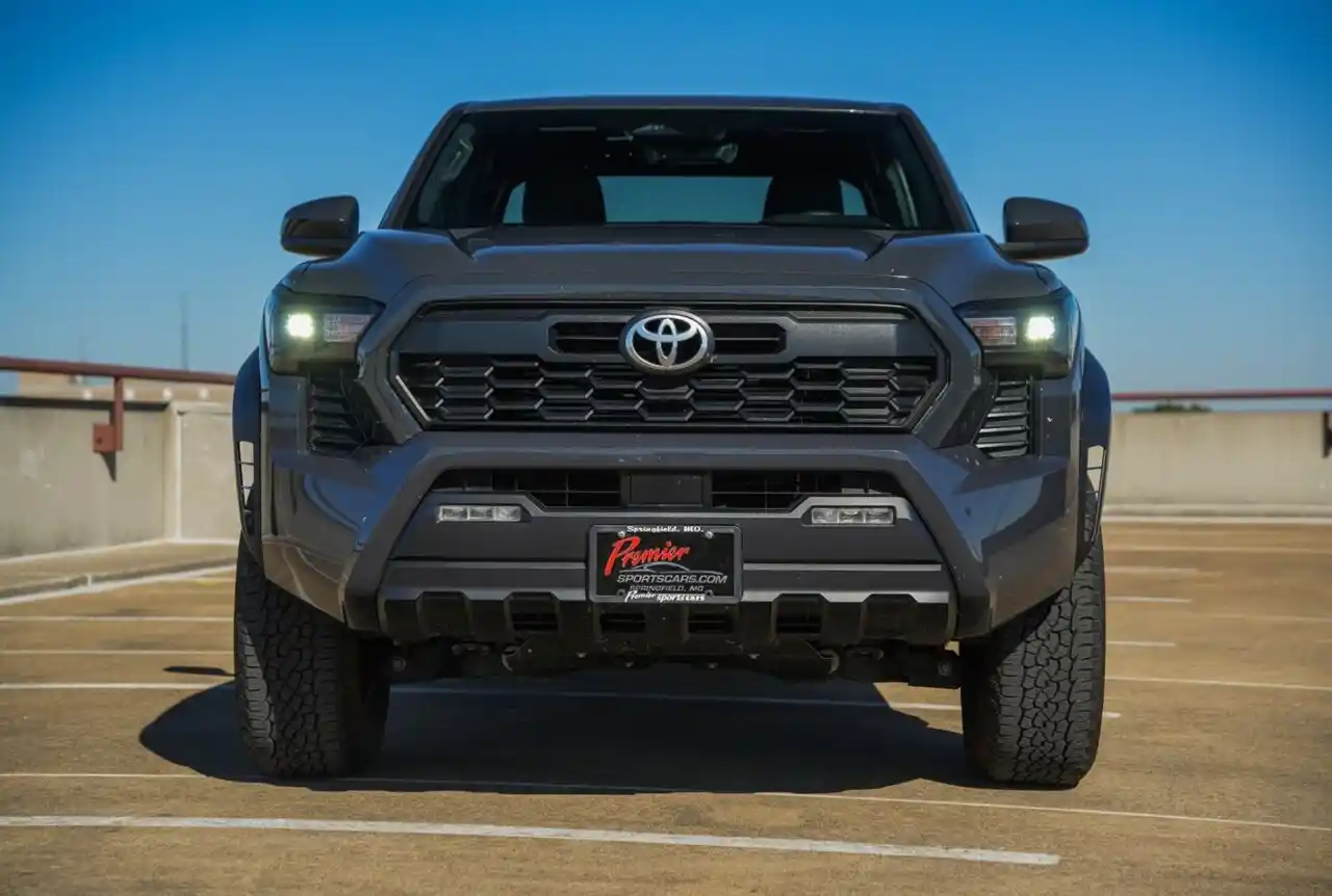 2024-toyota-tacoma-trd-off-road-for-sale-06