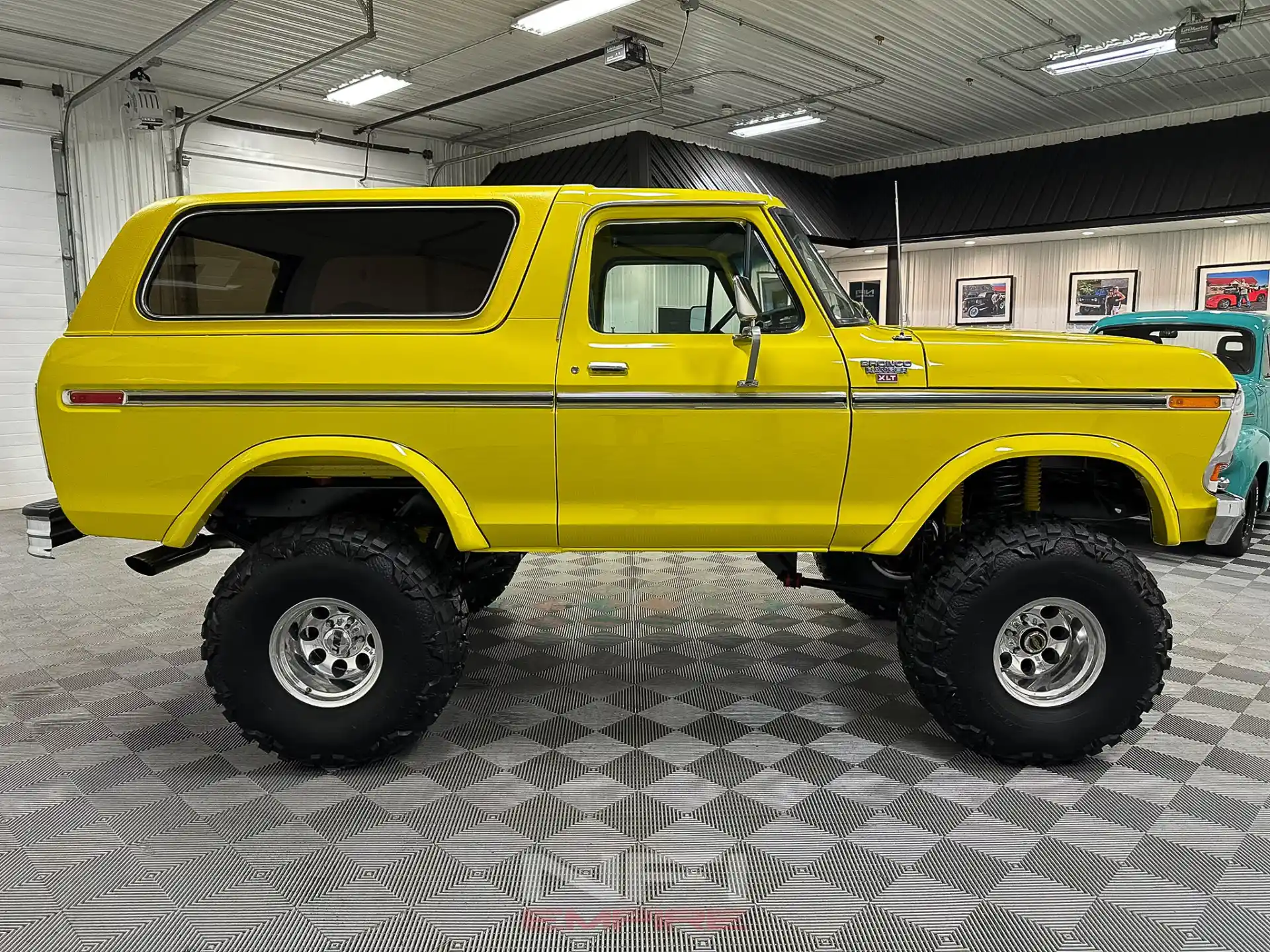 Used-1979-Ford-Bronco-2D-Utility-4WD-XLT-Ranger-1734130319-for-sale-04