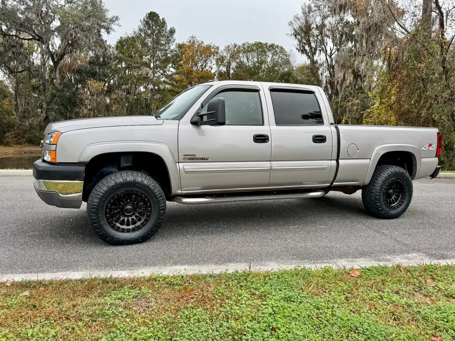 Used-2005-Chevrolet-Silverado-2500HD-LOW-MILE-LLY-DMAX-LEATHER-LT-LT-1734376013-for-sale-02