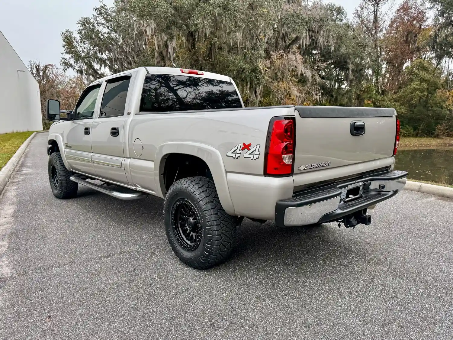 Used-2005-Chevrolet-Silverado-2500HD-LOW-MILE-LLY-DMAX-LEATHER-LT-LT-1734376013-for-sale-04